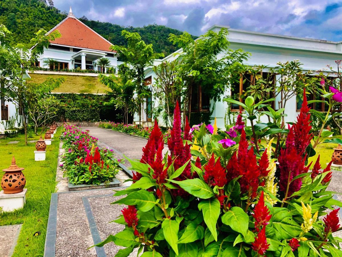Le Grand Pakbeng Hotel Екстериор снимка