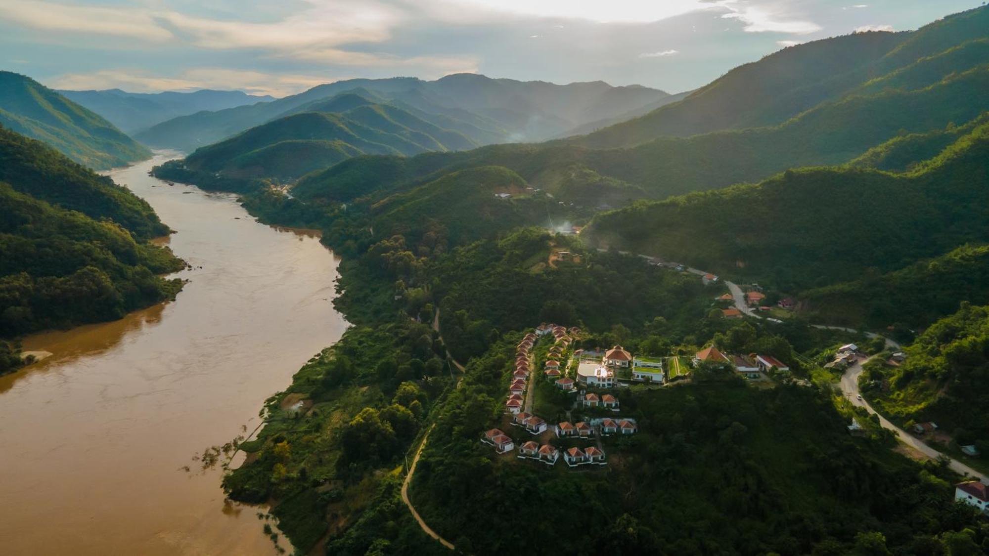 Le Grand Pakbeng Hotel Екстериор снимка