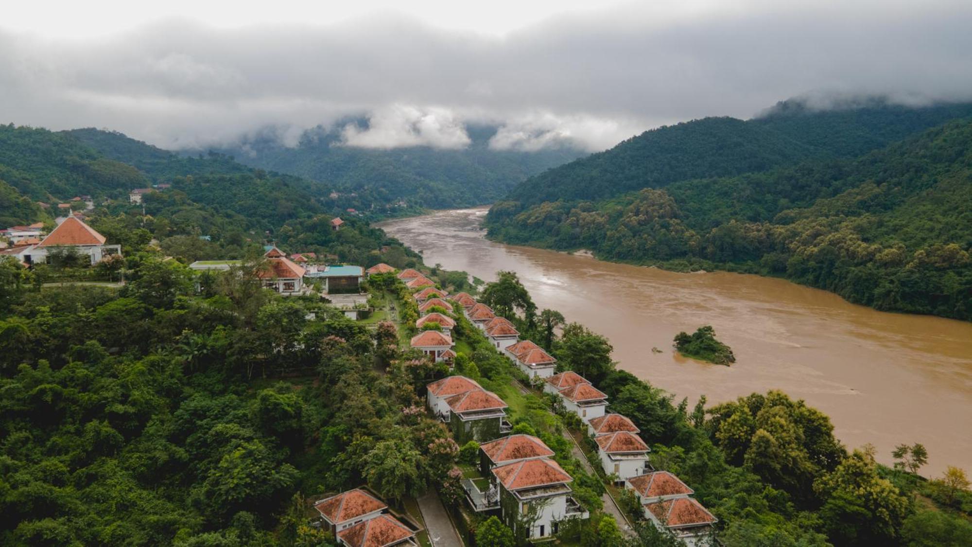 Le Grand Pakbeng Hotel Екстериор снимка