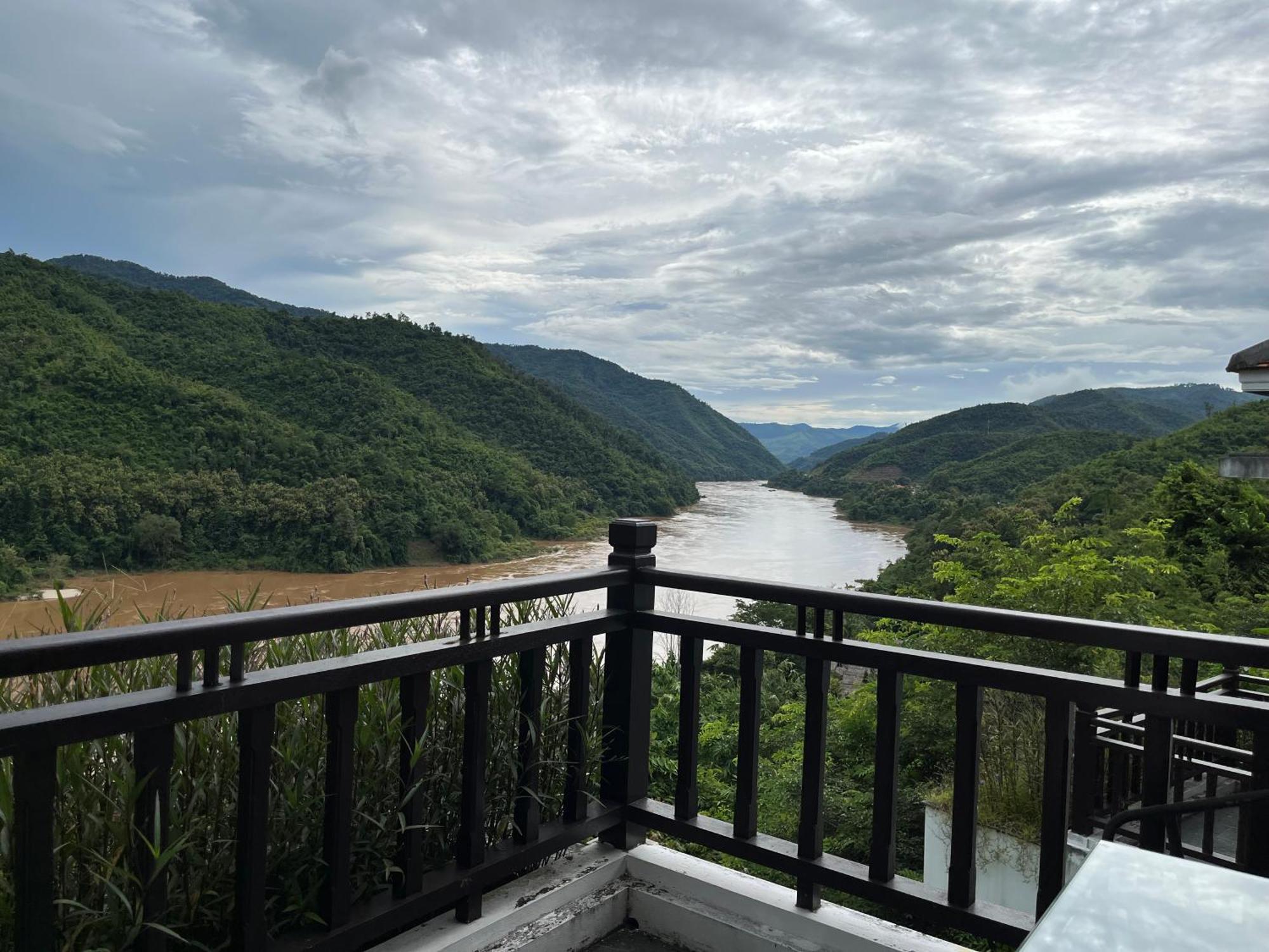 Le Grand Pakbeng Hotel Екстериор снимка